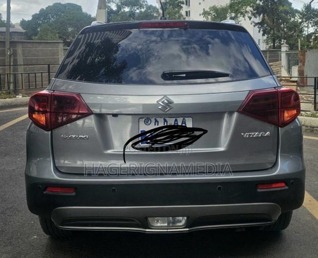 Suzuki Grand Vitara 2021 Gray
