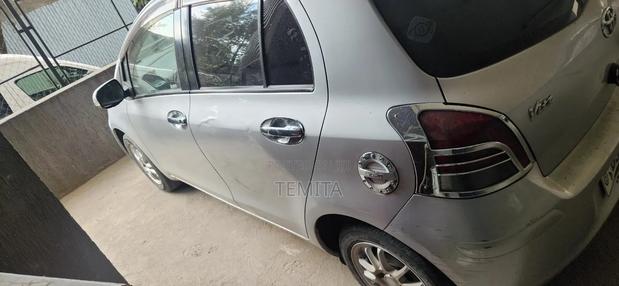 Toyota Yaris 2010 Silver