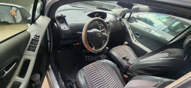 Toyota Yaris 2010 Silver