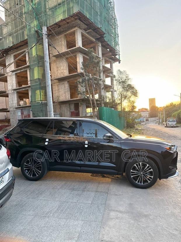 Toyota Grand Highlander Hybrid MAX Platinum AWD 2025 Black