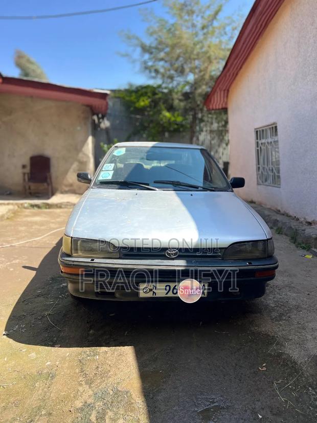Toyota Corolla 1989 Silver