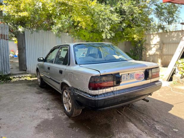 Toyota Corolla 1989 Silver
