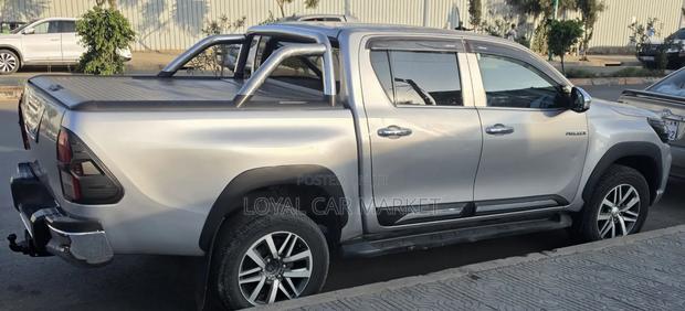 Toyota Hilux 2018 Silver