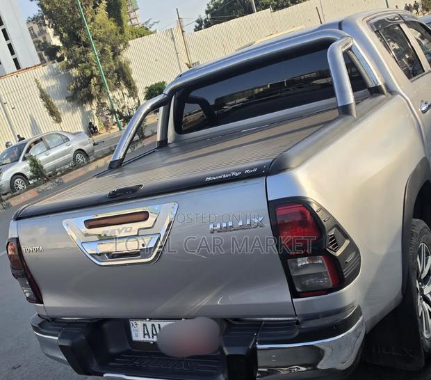 Toyota Hilux 2018 Silver