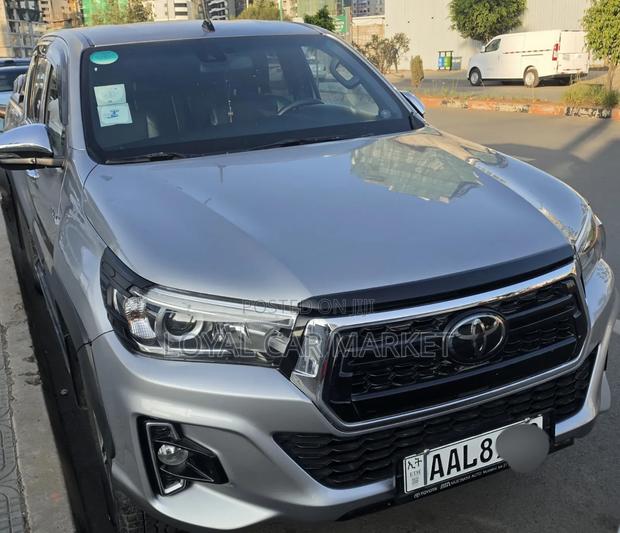 Toyota Hilux 2018 Silver