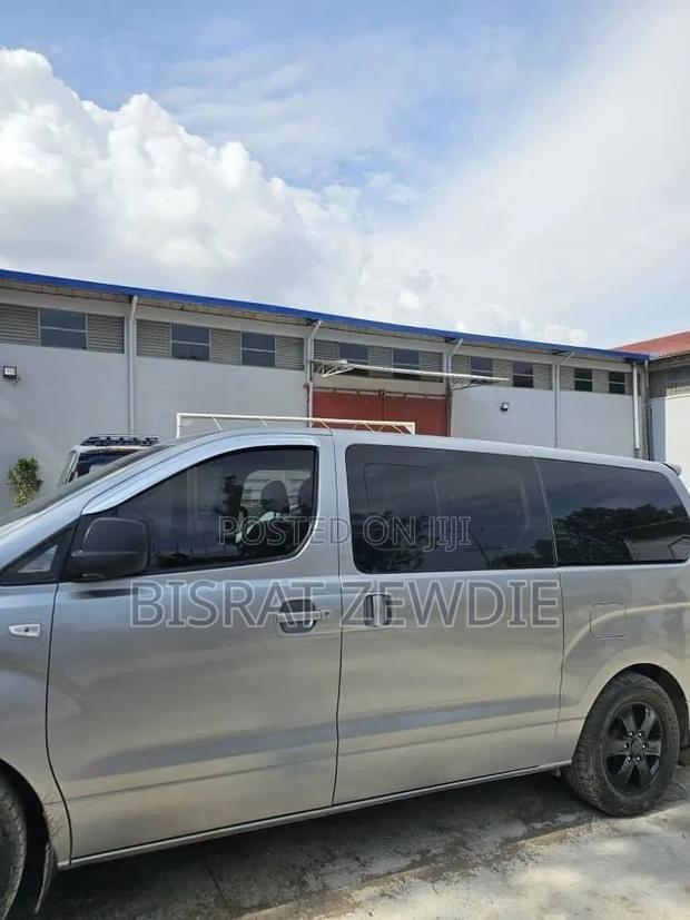 Hyundai Satellite 2019 Silver