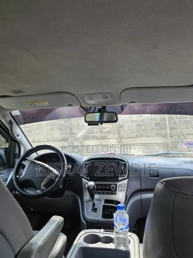 Hyundai Satellite 2019 Silver