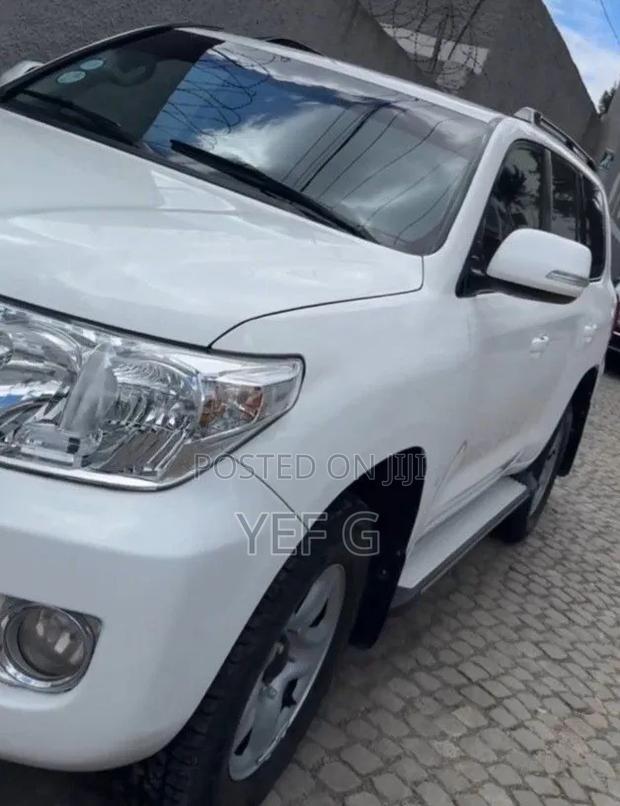 Toyota Land Cruiser Prado 2015 White