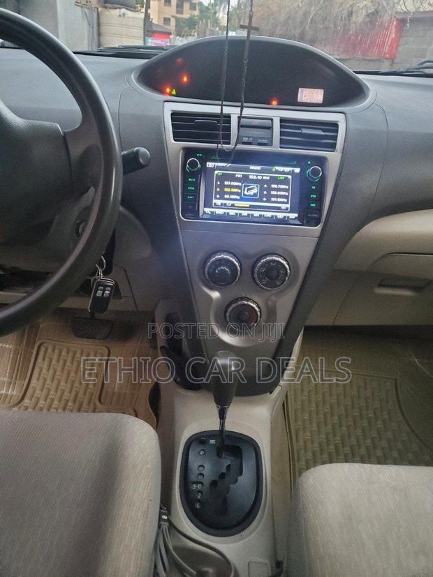 Toyota Yaris 2008 Gray
