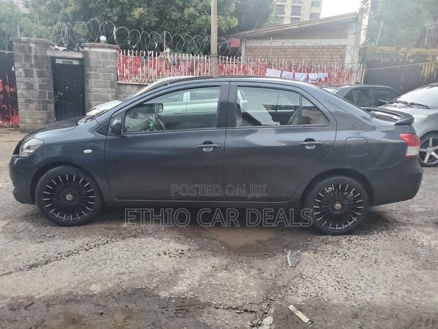 Toyota Yaris 2008 Gray