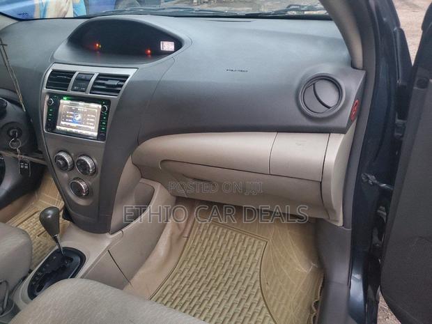 Toyota Yaris 2008 Gray