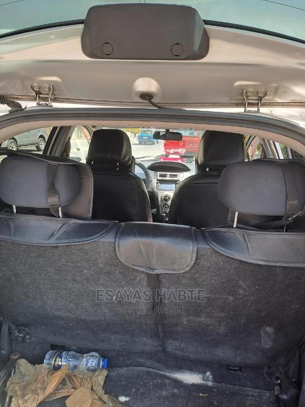Toyota Yaris 2010 Silver