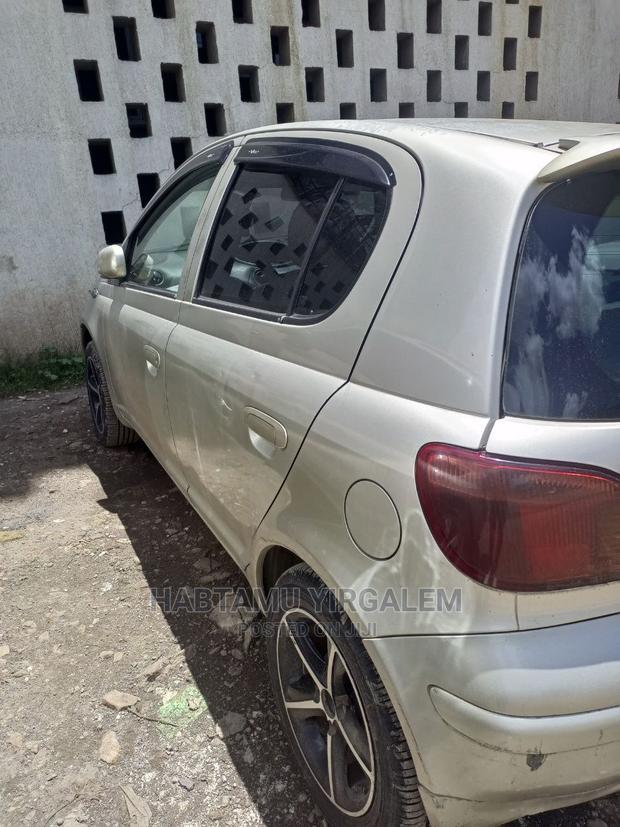 Toyota Vitz 2002