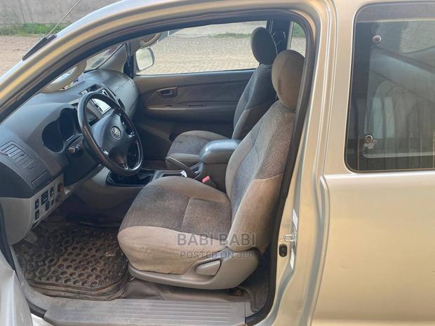 Toyota Hilux 2.5 D-4D Extra Cab 2008 Gold