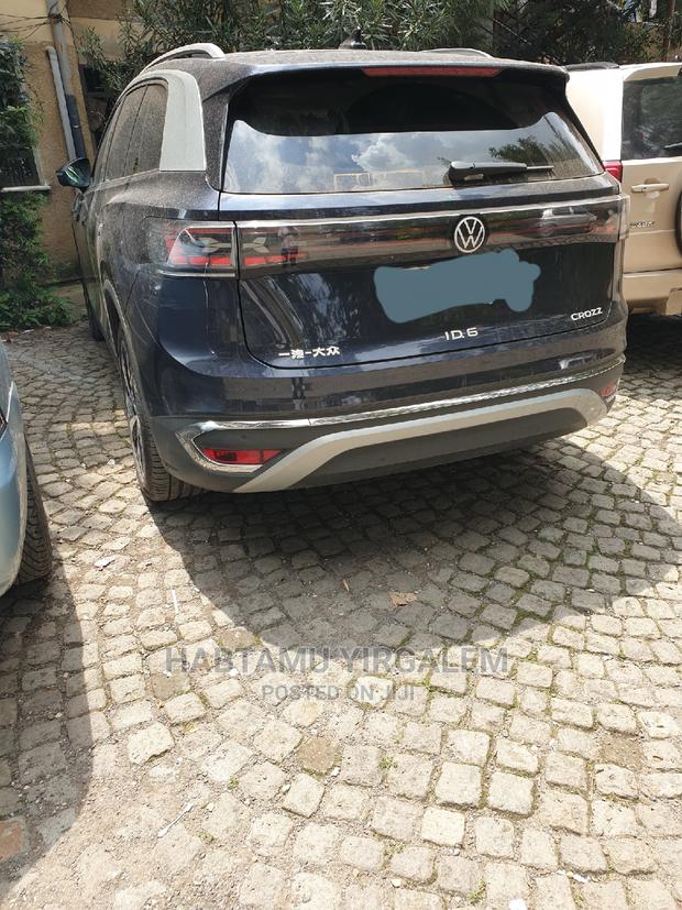 Volkswagen ID.6 2022 Blue