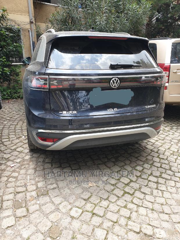 Volkswagen ID.6 2022 Blue