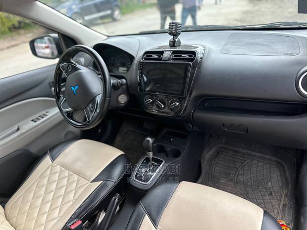 Mitsubishi Attrage 2021 Silver