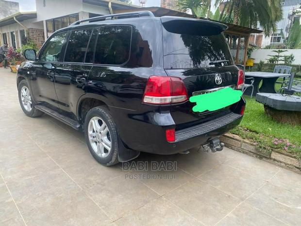 Toyota Land Cruiser 2011 Black