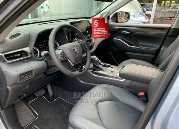 New Toyota Highlander 2023 Silver