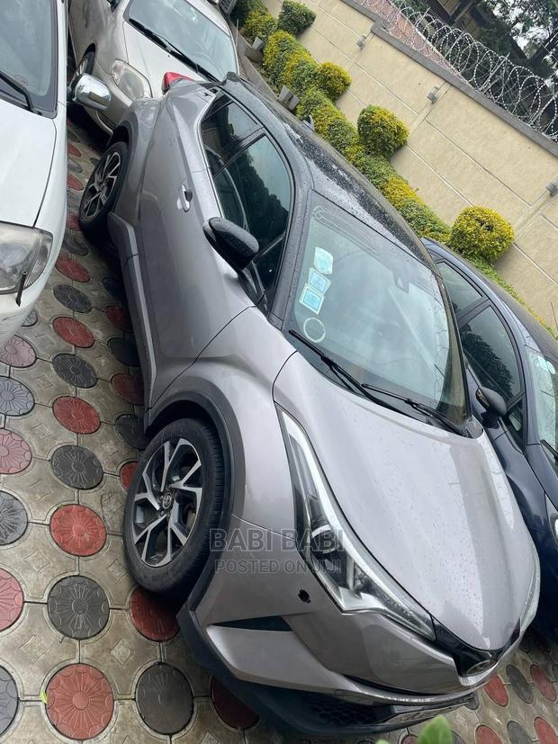 Toyota C-HR 2020 Gray