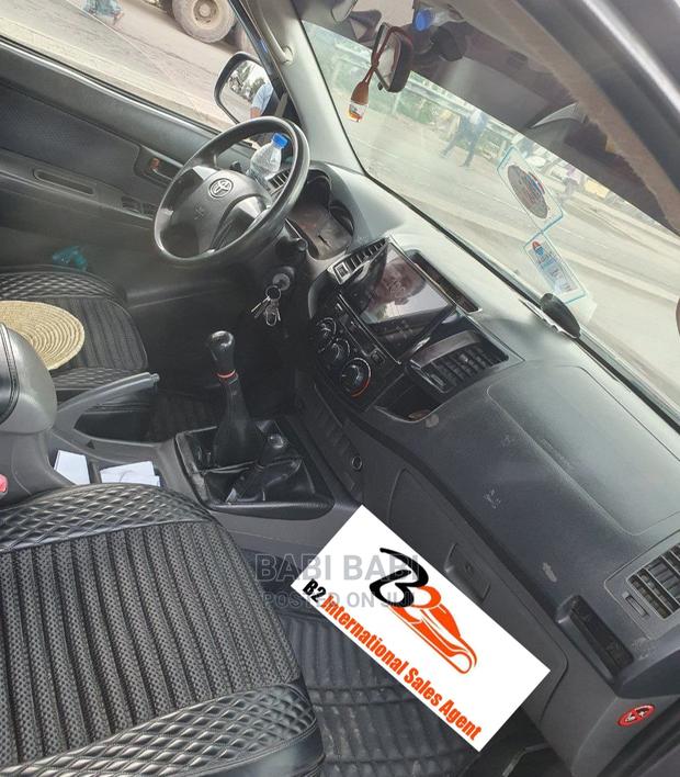 Toyota Hilux 2010 Gray