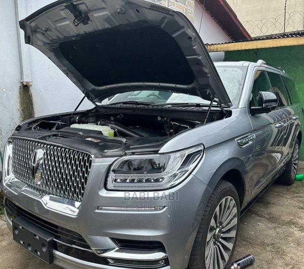 New Lincoln Navigator 2023 Silver