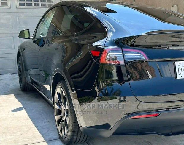 Tesla Model Y 2022 Black