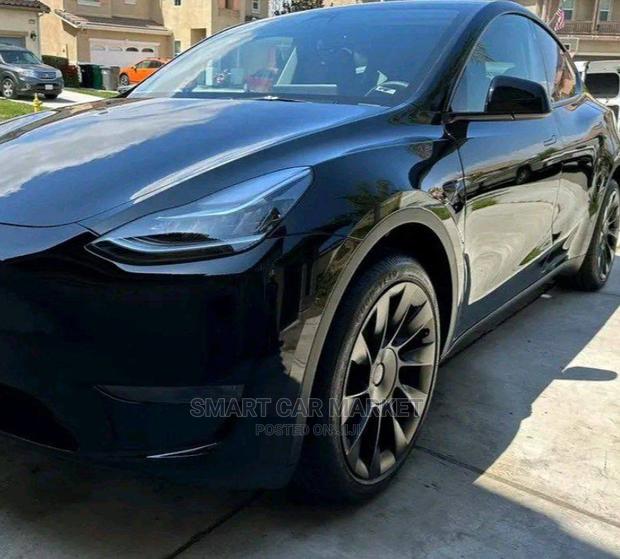 Tesla Model Y 2022 Black
