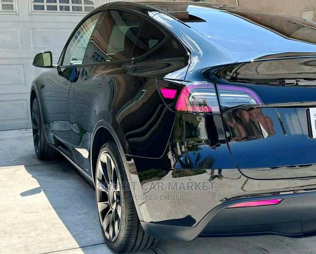 Tesla Model Y 2022 Black