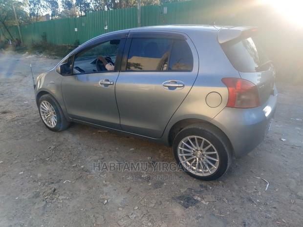 Toyota Yaris 2009 Gray