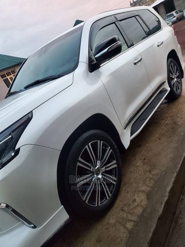 Lexus LX 2021 White