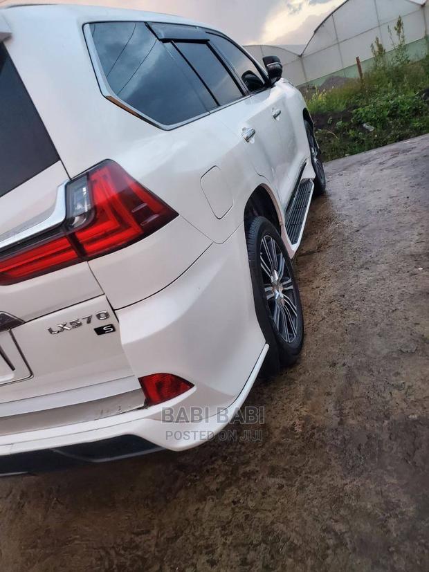 Lexus LX 2021 White