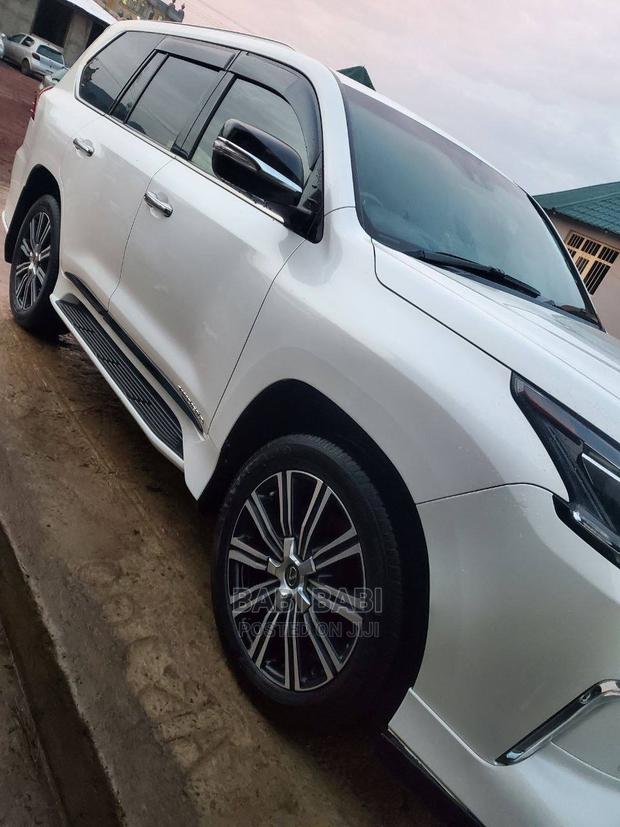 Lexus LX 2021 White