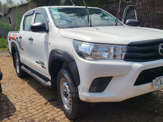 Toyota Hilux 2017 White