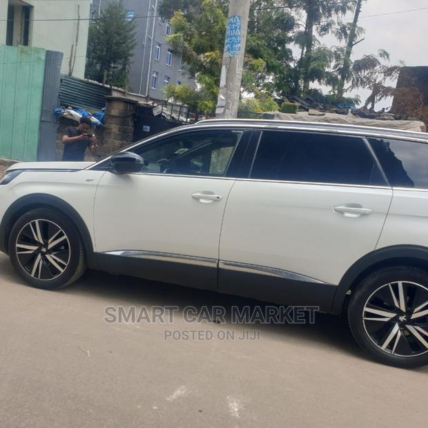 Peugeot 5008 2021 White