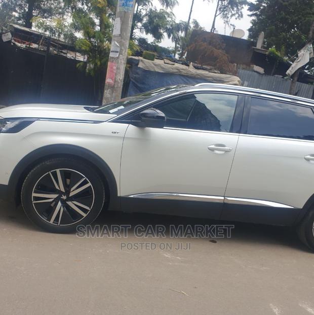 Peugeot 5008 2021 White