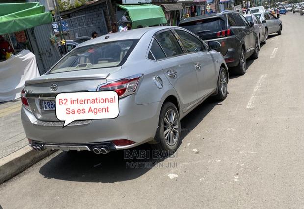 Toyota Yaris 2015 Silver