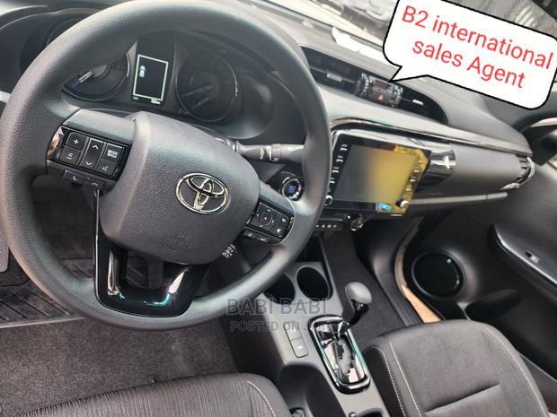 New Toyota Hilux 2023 White