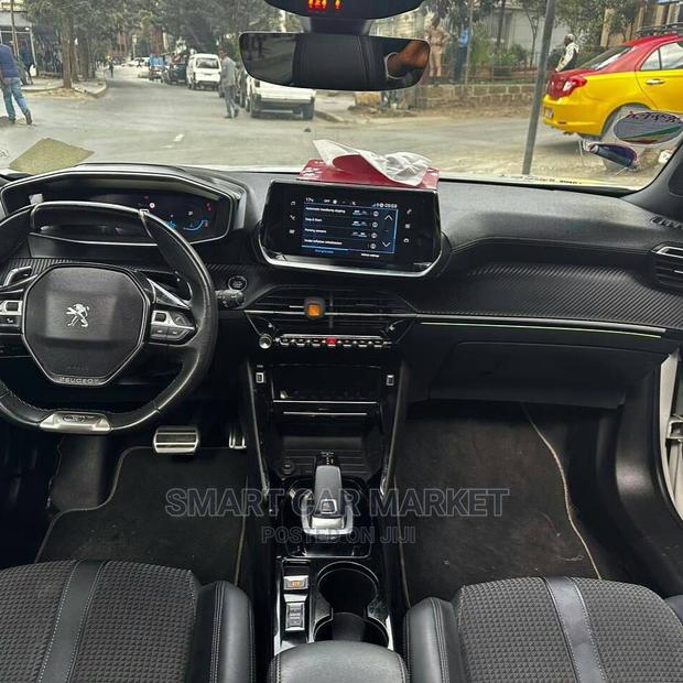 Peugeot 2008 2021 White
