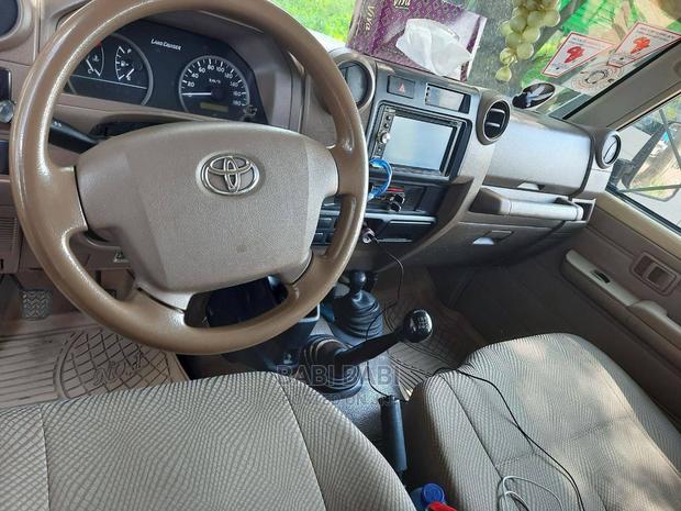 Toyota Land Cruiser 2017 White
