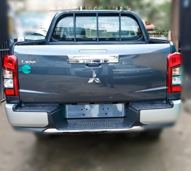 New Mitsubishi L200 2023 Gray