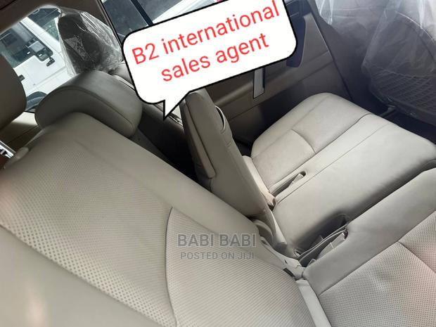 Toyota Land Cruiser Prado 2021 White