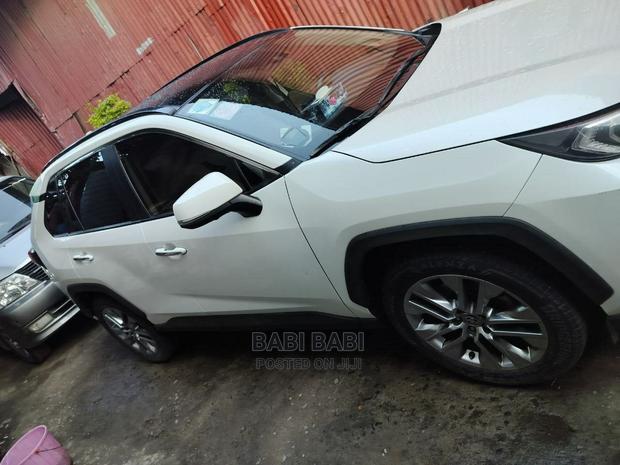 Toyota RAV4 2020 White