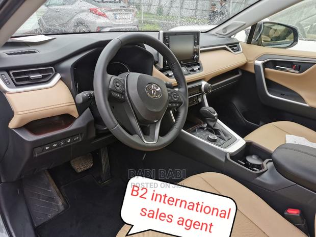 Toyota RAV4 2020 White