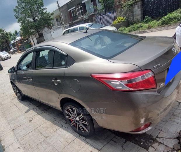 Toyota Yaris 2014 Gray