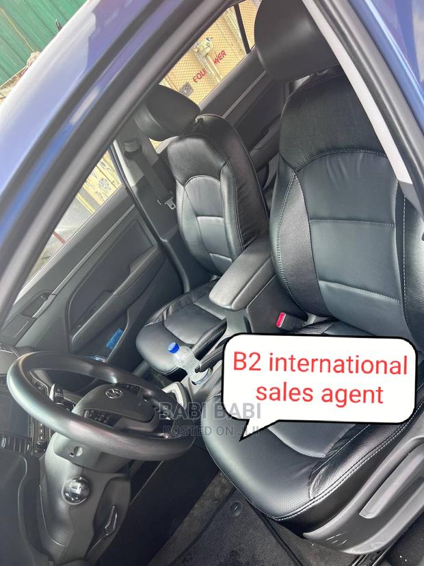Hyundai Avante 2018 Blue