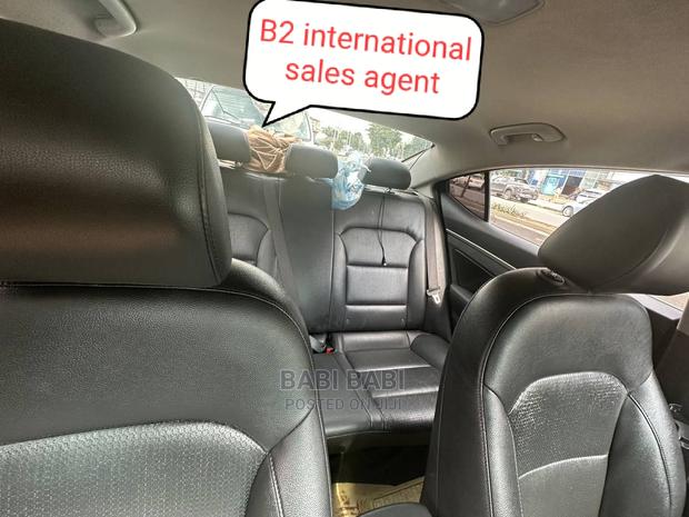 Hyundai Avante 2018 Blue