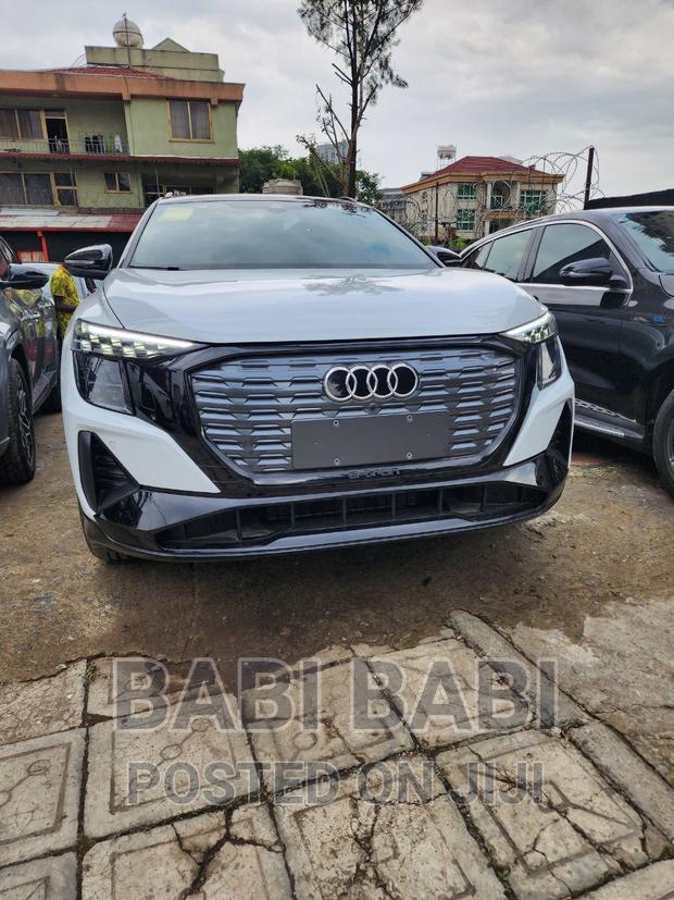 Audi Q5 2024 White