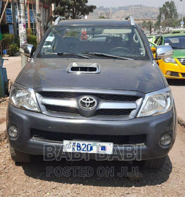 Toyota Hilux 2008 Gray