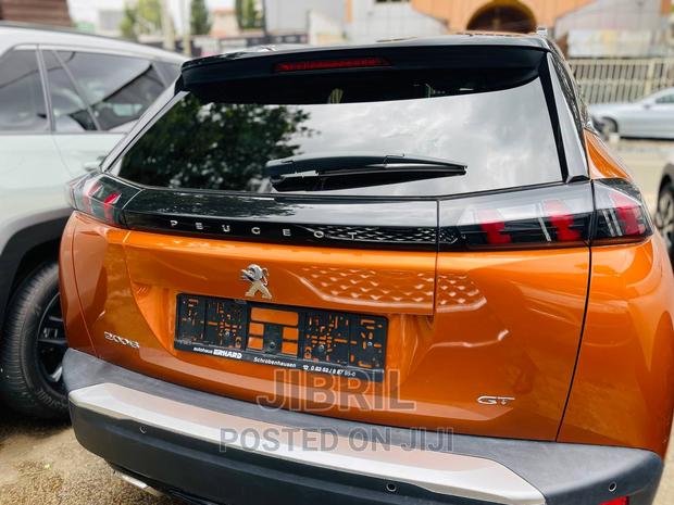 New Peugeot 2008 2022 Orange